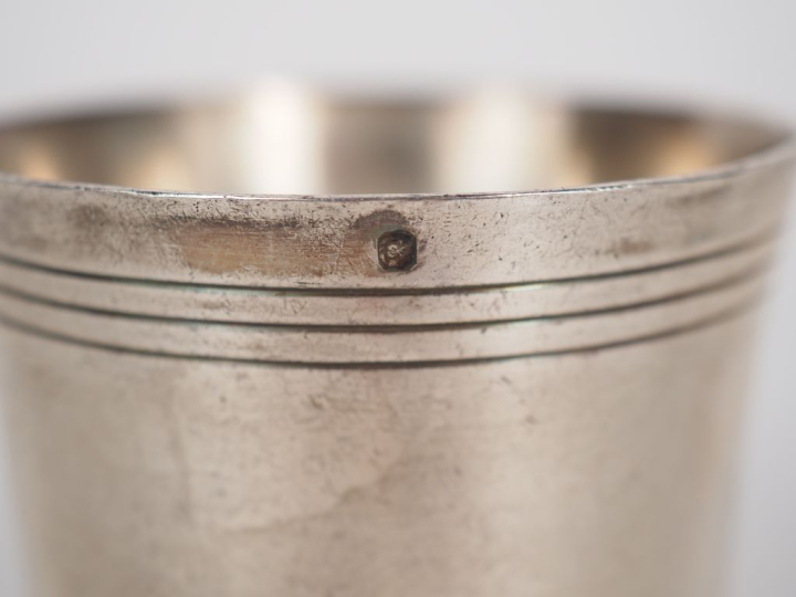 Timbale de style Art déco en argent 925, poinçon Minerve, à décor de f