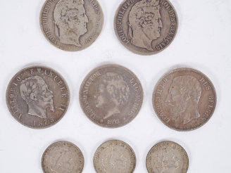 Vente aux enchères Ensemble comprenant :  - deux pièces de 5 Francs en argent, 1838-A pou