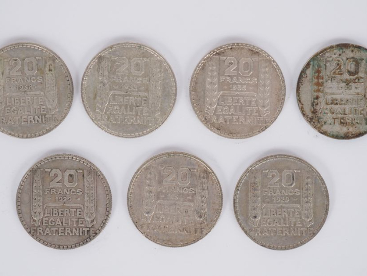 Ensemble comprenant sept pièces de 20 Francs en argent, 1929 (x2), 193