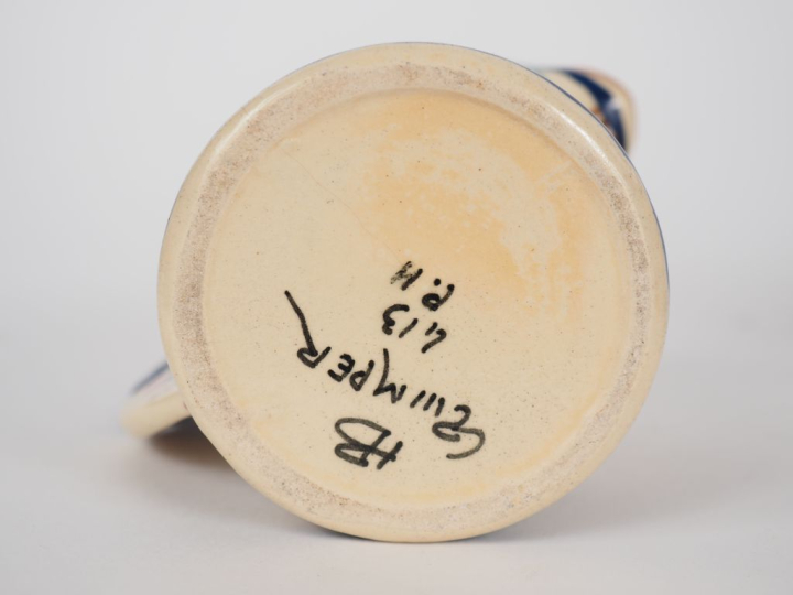 LA HUBAUDIERE à Quimper.  Tête à tête en faience polychrome, les anses