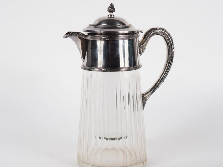 Carafe à jus de fruits de style Louis XVI, en cristal et métal argenté