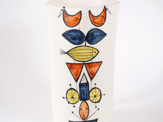 Vente aux enchères CAPRON à Vallauris.  Grand pichet en céramique à décor de poissons et 