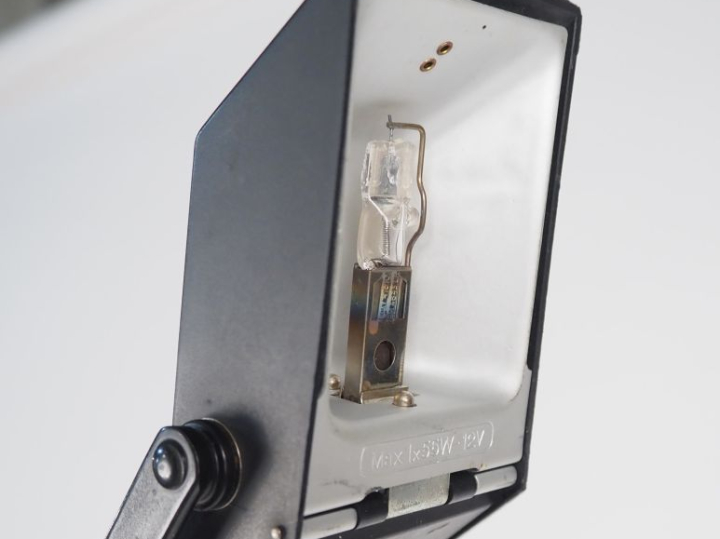 Lampadaire "Tizio" par Richard Sapper pour Artémide.