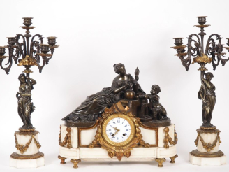 Vente aux enchères Garniture de cheminée Napoléon III , la pendule ornée d'un groupe figu