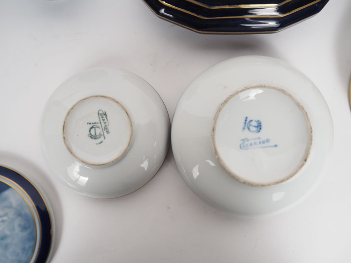 THARAUD.  3 bonbonnières en porcelaine, décor de personnages sur le co