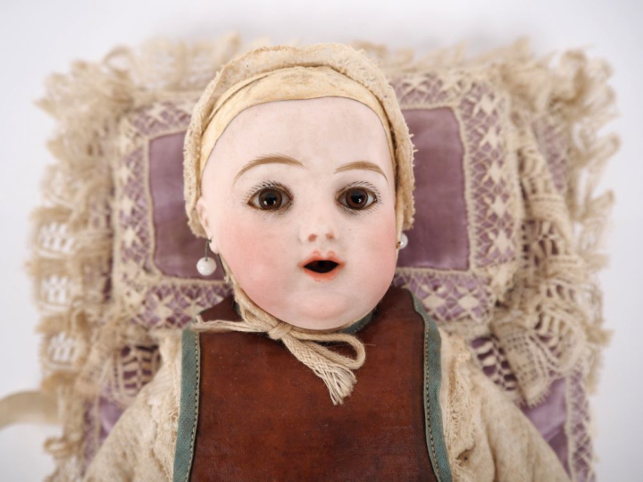 Rare et exceptionnel bébé Bru breveté téteur dans son état d’origine, 