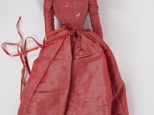 Poupée parisienne avec une tête pivotante sur buste en porcelaine sans