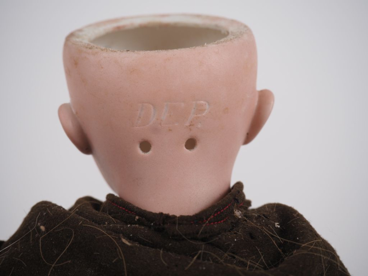 Poupée DEP Simon et Halbig, tête porcelaine, yeux basculants bleus, bo