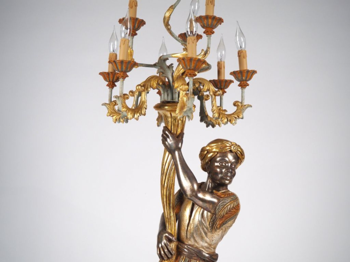 Lampadaire porte torchère de style vénitien en bois polychrome en form