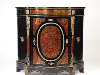 Vente aux enchères Meuble d'appui Napoléon III en marqueterie, facade et cotés violonnés 