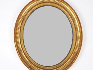 Vente aux enchères Glace médaillon Napoléon III de style Louis XVI, en bois et stuc doré,