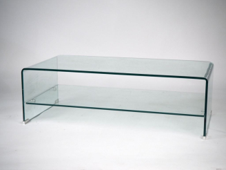 Vente aux enchères Table basse en verre, à deux plateaux. Dim. 35,5 x 110 cm