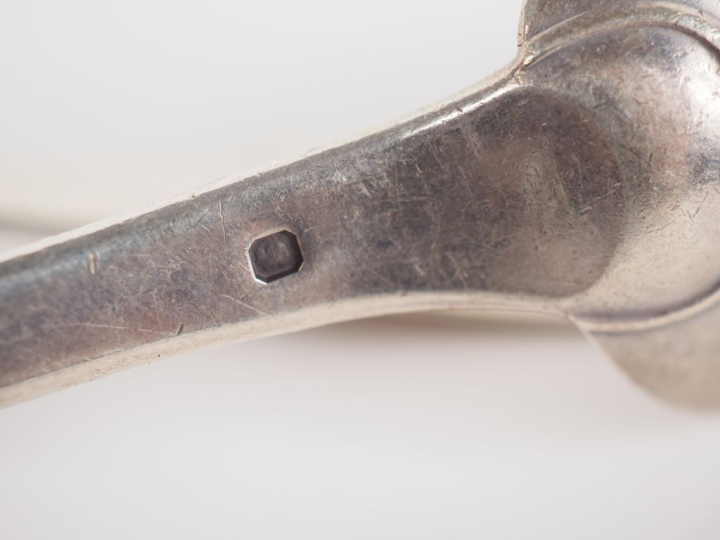 Suite de trois cuillères en argent 925, poinçon Minerve, modèle unipla