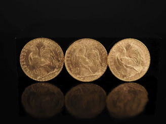 Vente aux enchères Trois pièces de 20 Francs or, 1907. FRAIS ACHETEURS 10% HT.