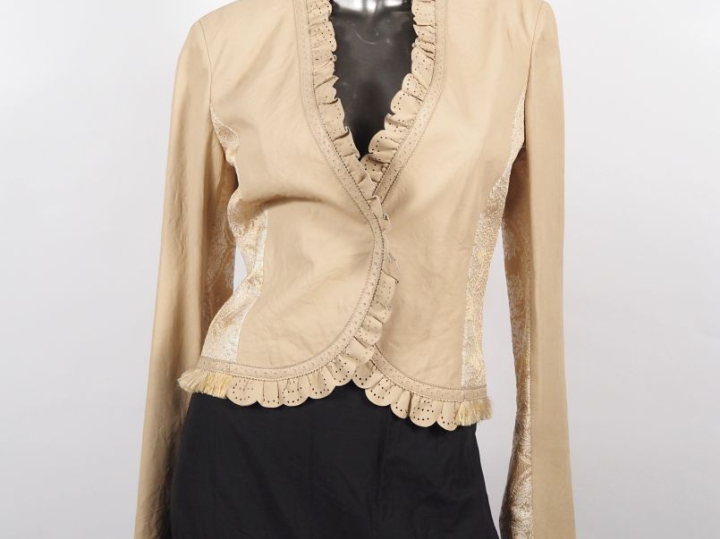 Emanuel UNGARO, Paris Veste cintrée bi-matière en cuir et tissu.  Bord