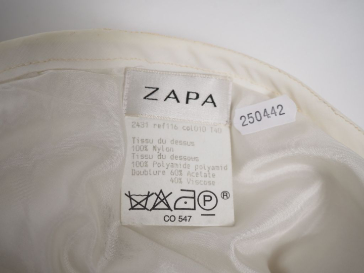 ZAPA Jupe longue blanche en nylon agrémenté de petits cabochons transp