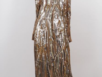 Vente aux enchères LORIS AZZARO Robe longue à sequins et dentelle.  Manches longues.  San
