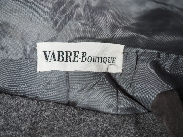 Pierre CARDIN, Paris Jupe taille haute probablement en laine grise.  F