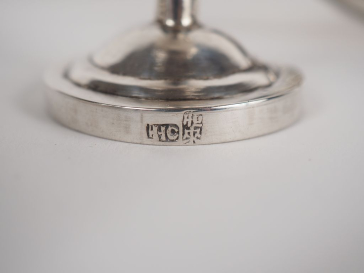 Vietnam, vers 1900 Ensemble de cinq éléments en argent comprenant, un 