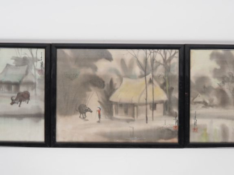 Vente aux enchères Vietnam, travail moderne,  Trois encres sur soie représentant des pays