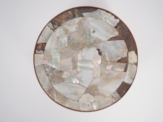 Vente aux enchères Vietnam, travail de Nandhin, début XXe siècle Boîte circulaire en bois