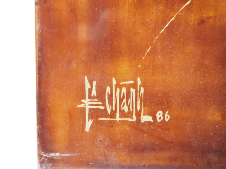 Vietnam, travail moderne,  Panneau en laque, représentant une jeune fe