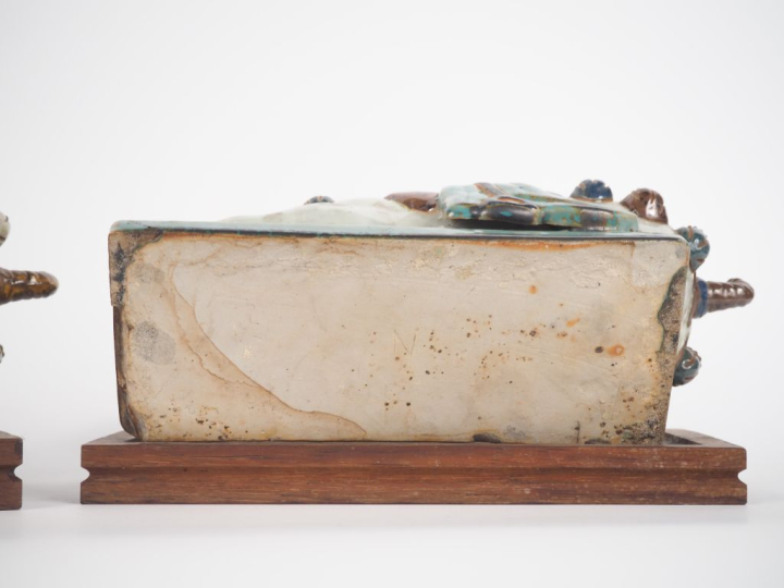 Vietnam, école de Bien Hoa, vers 1930, Paire de chevaux en céramique é