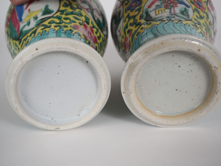 Chine, XVIIIe siècle  Lot comprenant une paire de potiches en porcelai