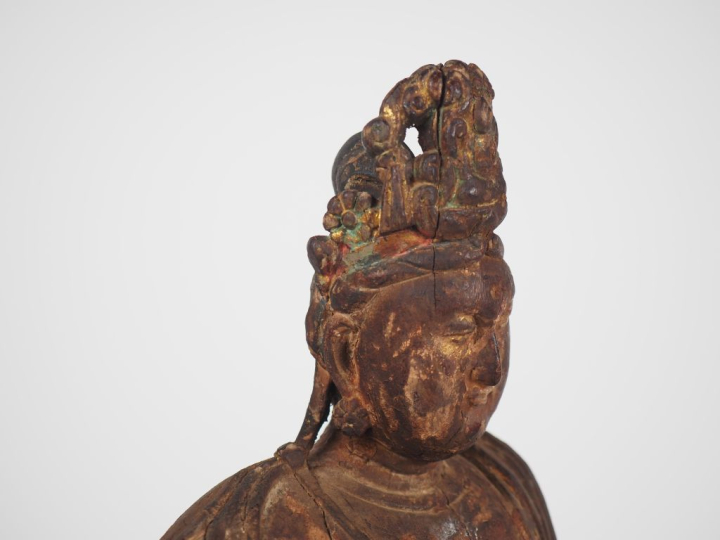 Chine, période Qing Statuette en bois, représentant une Guanyin assise