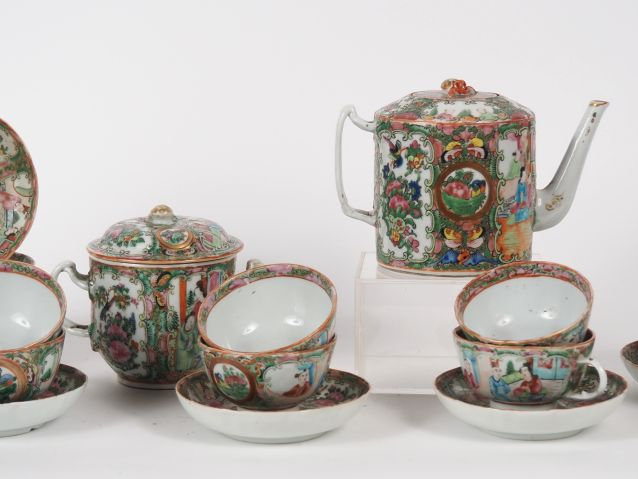 Chine, Canton, vers 1880-1900 Service en porcelaine comprenant, une th