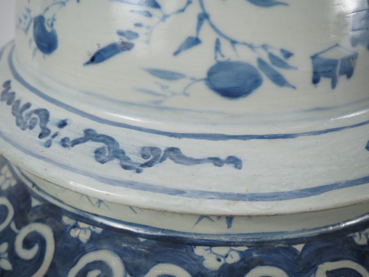 Chine XIXème Important potiche bleu blanc d'objets mobiliers et de rin