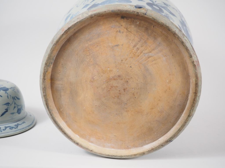 Chine XIXème Important potiche bleu blanc d'objets mobiliers et de rin