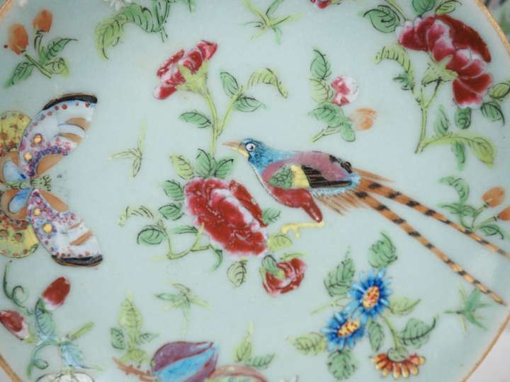 Chine, fin XIXe siècle Ensemble de porcelaines de Canton, à décor de s