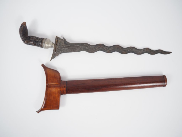 Malaisie, fin XIXe-début XXe Poignard dit « kriss » la poignée et le w