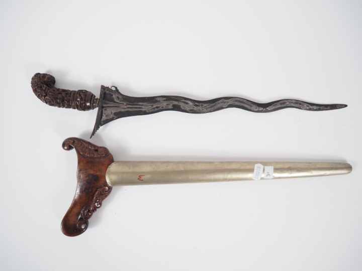 Malaisie, fin XIXe Poignard dit « kriss » la poignée et le warangka en