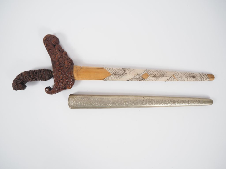 Malaisie, fin XIXe Poignard dit « kriss » la poignée et le warangka en