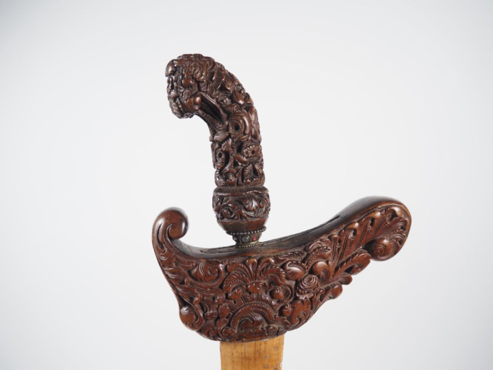 Malaisie, fin XIXe Poignard dit « kriss » la poignée et le warangka en