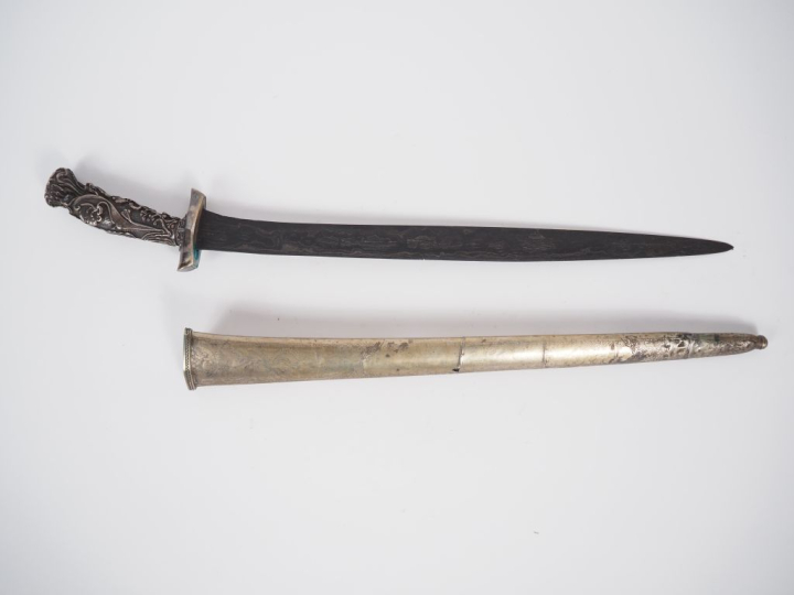 Malaisie, fin XIXe-début Xxe Poignard dit « kriss » la poignée et le w