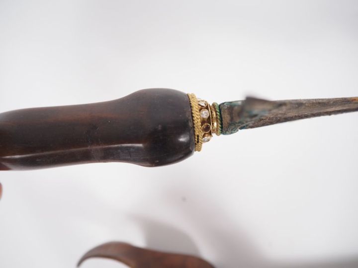 Malaisie, fin XIXe-début Xxe Poignard dit « kriss » la poignée et le w