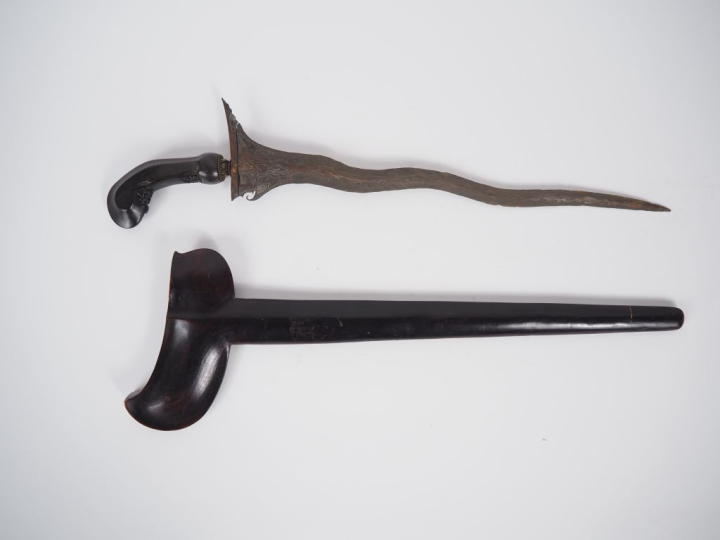 Malaisie, fin XIXe-début Xxe Poignard dit « kriss » la poignée et le w