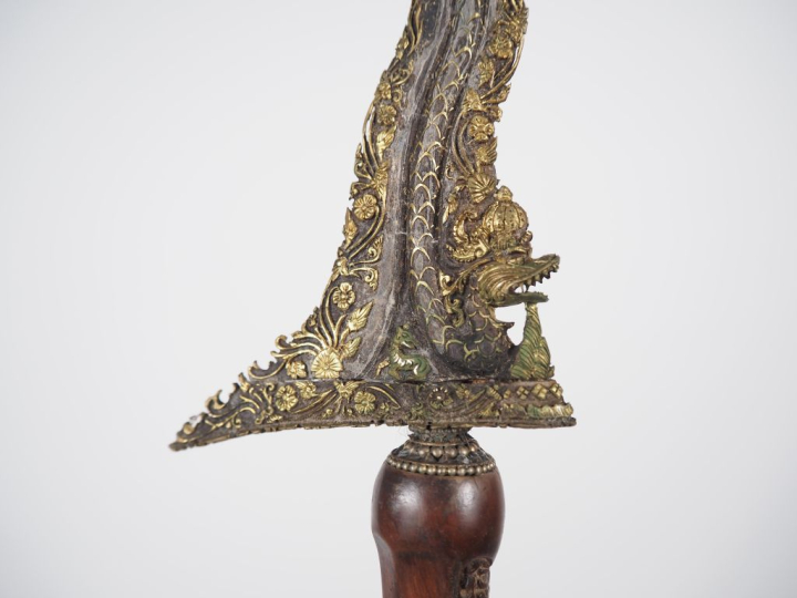 Malaisie, fin XIXe-début Xxe Poignard dit « kriss » la poignée et le w