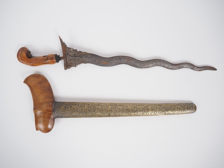 Malaisie, fin XIXe-début Xxe Poignard dit « kriss » la poignée et le w