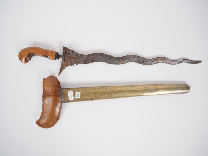 Malaisie, fin XIXe-début Xxe Poignard dit « kriss » la poignée et le w