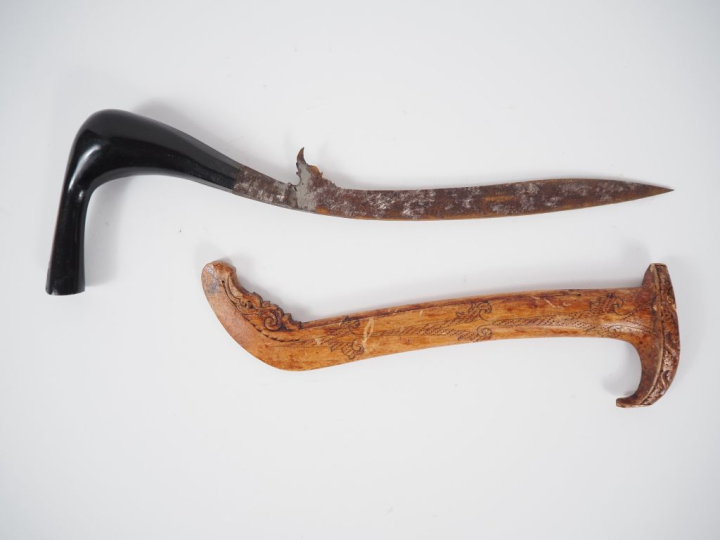 Malaisie  fin XIXe-début XXe poignard dit « kriss »  L. 32 cm.