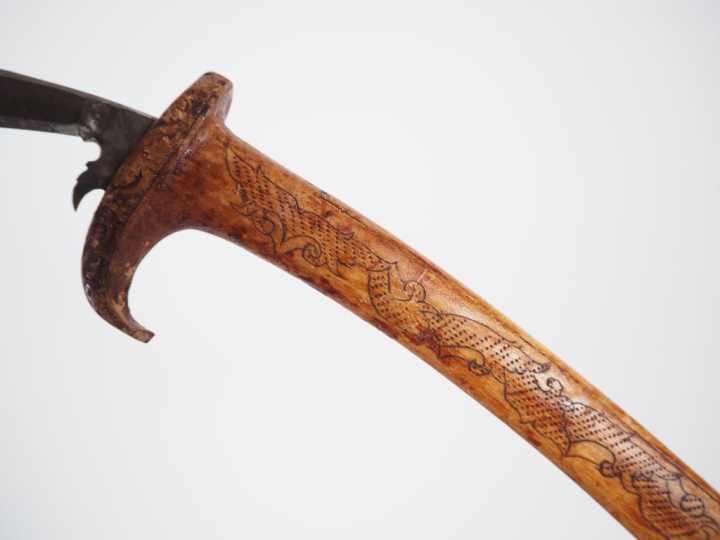 Malaisie  fin XIXe-début XXe poignard dit « kriss »  L. 32 cm.