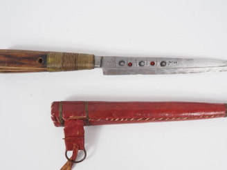 Vente aux enchères "Poignard Bou-Saadi" Afrique du Nord L. 25 cm.