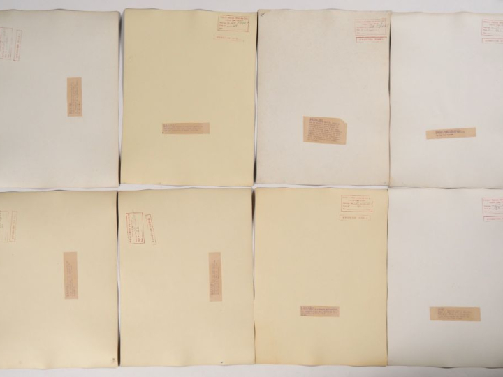 Cambodge, Lot comprenant trente photos en noir et blanc, légendées au 