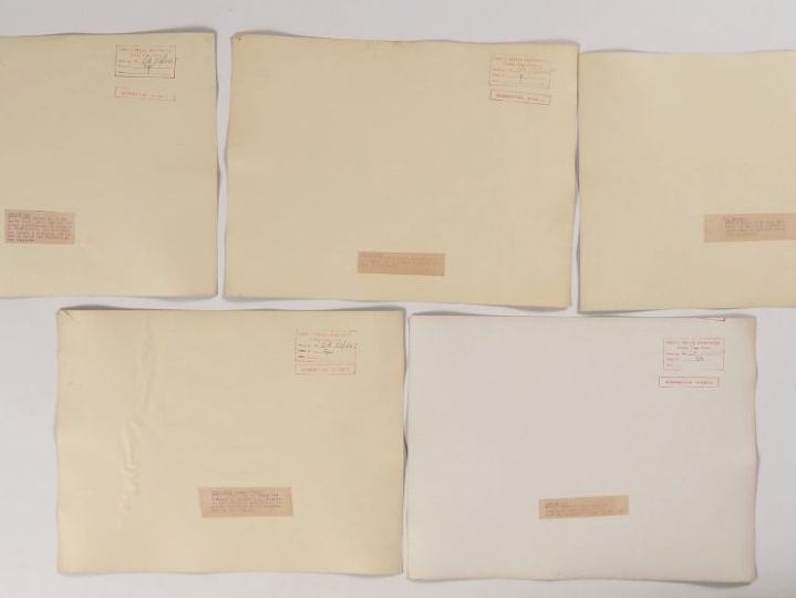 Cambodge, Lot comprenant trente photos en noir et blanc, légendées au 