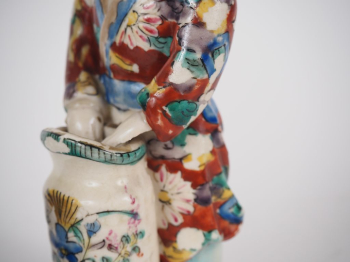 Japon, vers 1900 Ensemble de statuettes en porcelaine, comprenant : un