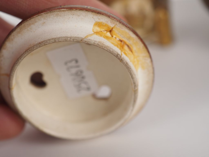 Japon, vers 1900 Ensemble de faïence de Satsuma, comprenant une paire 